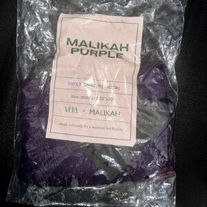 NWT Exclusive Malikah Purple Vela Scarf